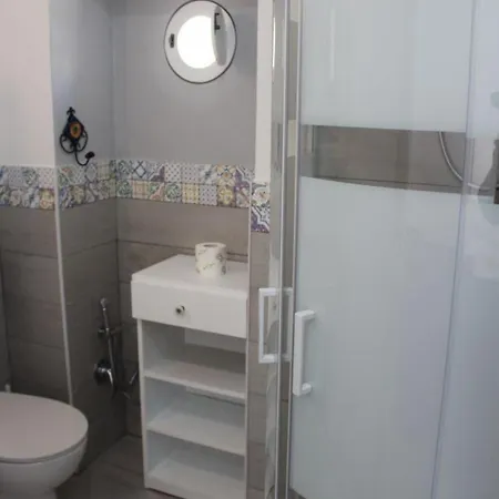 Apartmán Mit Panoramaterrasse Nur Wenige Gehminuten Von Allen Dienstleistungen, Und Kommerziellen Hafen