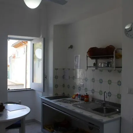 Mit Panoramaterrasse Nur Wenige Gehminuten Von Allen Dienstleistungen, Und Kommerziellen Hafen * Lipari (Isola Lipari)