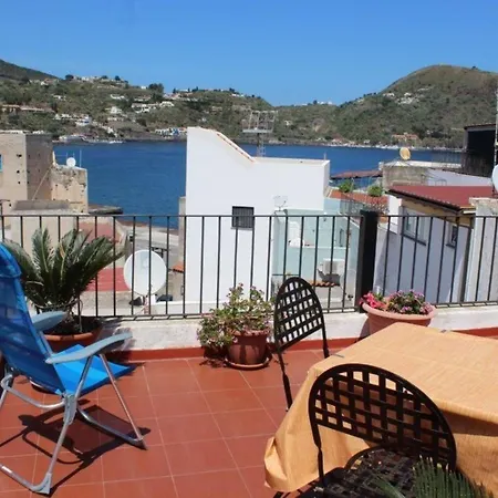 Apartmán Mit Panoramaterrasse Nur Wenige Gehminuten Von Allen Dienstleistungen, Und Kommerziellen Hafen